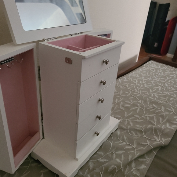 Sold!! - Picture 4 of 8